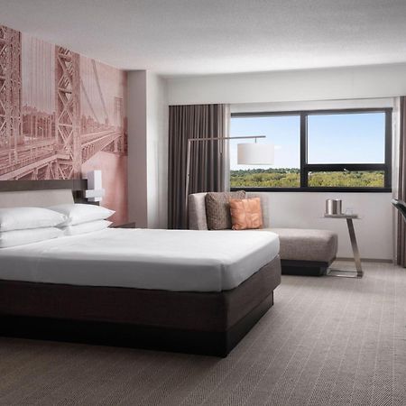 Отель Teaneck Marriott At Glenpointe Экстерьер фото