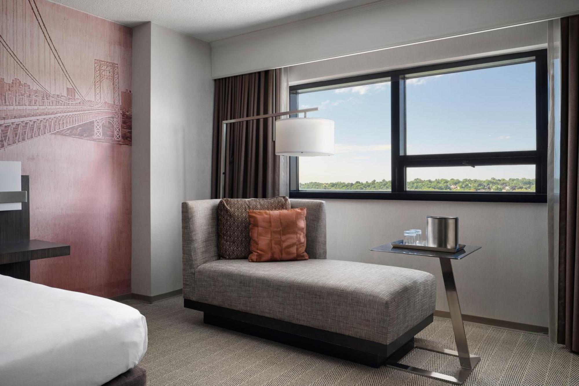 Отель Teaneck Marriott At Glenpointe Экстерьер фото