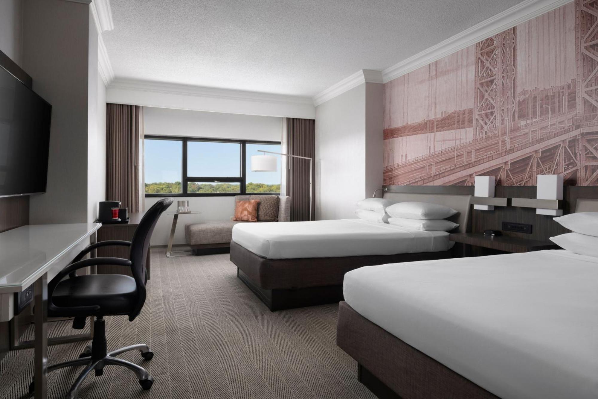 Отель Teaneck Marriott At Glenpointe Экстерьер фото