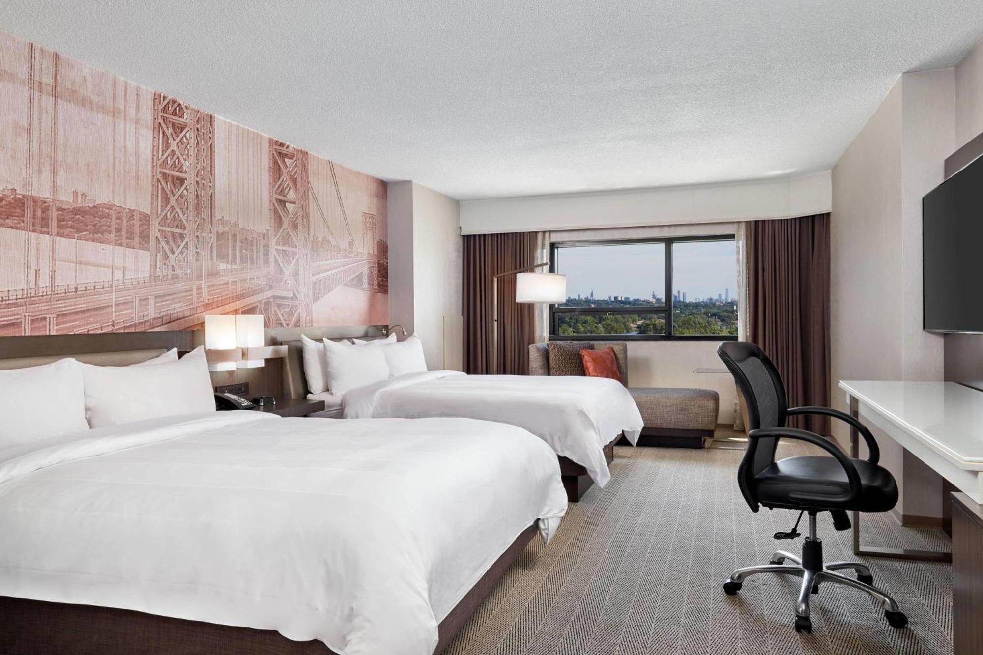 Отель Teaneck Marriott At Glenpointe Экстерьер фото